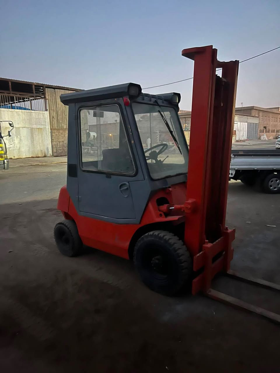 :

🚜 فوركلفت Toyota للبيع 🚜

✅ الماركة: Toyota
✅ الحمولة: 2 طن
✅ كابينة مغلقة.
✅ جاهز للعمل مباشرة.
✅ محرك بحالة جيدة وأداء ممتاز.
✅ هيكل نظيف وصبغ مرتب.
✅ إطارات بحالة جيدة.
✅ مناسب للمعامل، المخازن، الورش، وشركات النقل.
✅ الفحص والمعاينة متوفرة.

💰 السعر: قابل للتفاوض للجادين فقط.
📍 الموقع: النجف.

📞 للاستفسار والمراسلة، يرجى التواصل على الخاص أو الاتصال*********** النجف, العراق
