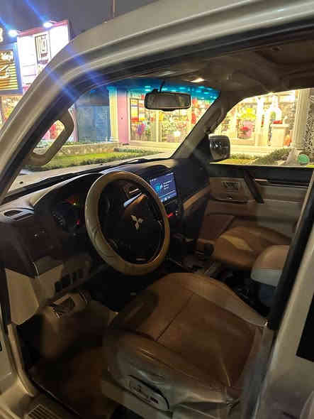 السلام عليكم باجيرو 2015 للبيع مواصفات سلايت روف مري شفط شاشة كشنات جلد تحكم كهرباء تحكم ستيرن ادامة كاملة تايرات دسكات صدر امامي خلفي السيارة بيها جاملغ الامامي اليسرى طخة بل خشم ومبدل بيها كازكيت السعر 165 الاستفسار ***********
