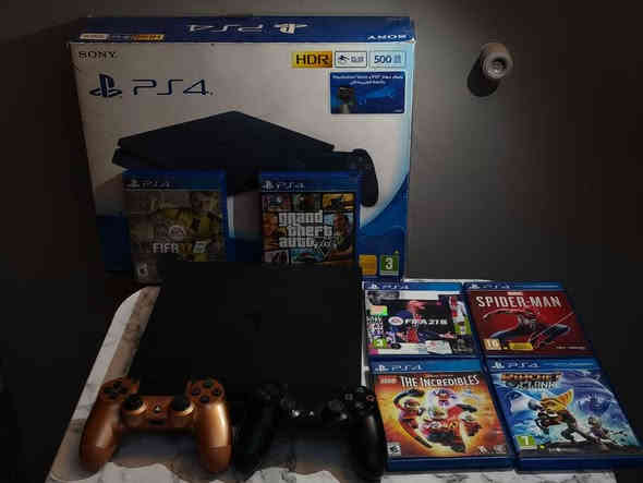 سلام عليكم
بلـي 4 سلم شـغال للبـيـع 

بلي اخو الجديد مامفتوح ولا مصلح ولنضافة كدام *عيـنگ* 🔥

يجي وياه جويستك 1 اصلي مال جهاز *نـفـسـه* + 1 *تجاري* و بي خلل ب مربع فقط باقي كله شغال

  موجوده سيديات الي اتشوفوها بالصورة *6* 
 *1* گراند V 
 *2* سبايدر مان  
 *3* فيفا 21 
 *4* فيفا  17 
 *5* ليغو 
 *6* راتشد قصة   
* السيديات ماتجي ويا الجهاز اذا نفس السعر اذا مع الجهاز يختلف السعر
السعر 250 وبي مجال  
واتساب *********** * 
اتصال  *********** *
