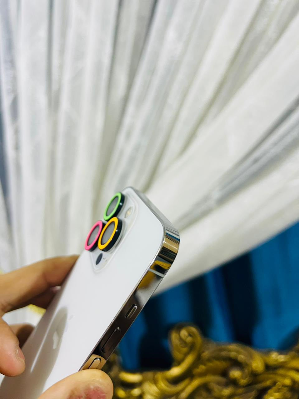 السلام عليكم 13برو مكفول كفاله عامه نضافه 99‎%‎ ذاكرة 512 بطاريه93الاصليه  غير مستبدله ولا مرفعه فيس ايدي كامرات شغال الجهاز كارتونه وملحقاته موجوده وتر بروف الجهاز السعر 560 وبي مجال بيع او مراوس بأيفون فقط ايفون فقط مامتواجد على الفيس ***********
