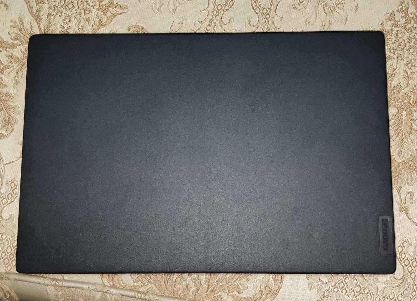 السلام عليكم
لابتوب Lenovo thinkpad k14
المعالج: AMD Ryzen™ 5 5600U
الرام: 8GB DDR4 (قابل للزيادة لـ 32GB).
الهارد: 256GB SSD (قابل للتطوير و سريع جداً واللابتوب يفتح بثواني).
الشاشة: 14 بوصة بدقة Full HD مضادة للتوهج ومريحة للعين.
كارت الشاشة: AMD Radeon™ Graphics (يشغل ألعاب متوسطة وقوية مثل gta v وبرامج تصاميم بسلاسة على إعدادات مناسبة).
النظام: أصلي ويندوز 10 وقابل للتحديث الرسمي إلى ويندوز 11.
الحالة: نظيف جداً و ما بيه أي عيب، والبطارية ممتازة.
يجي وياه ماوس و شاحنة اصلية و حقيبة
السعر: 375 الف وبيه مجال بسيط للطيبين
رجاءا رجاءا الي يشتري من صدك يدخلي خاص ❤️


**إذا كنت صاحب هذا الإعلان وتريد حذفه لأي سبب، رجاءا أرسل رسالة إلى الدعم الفني**