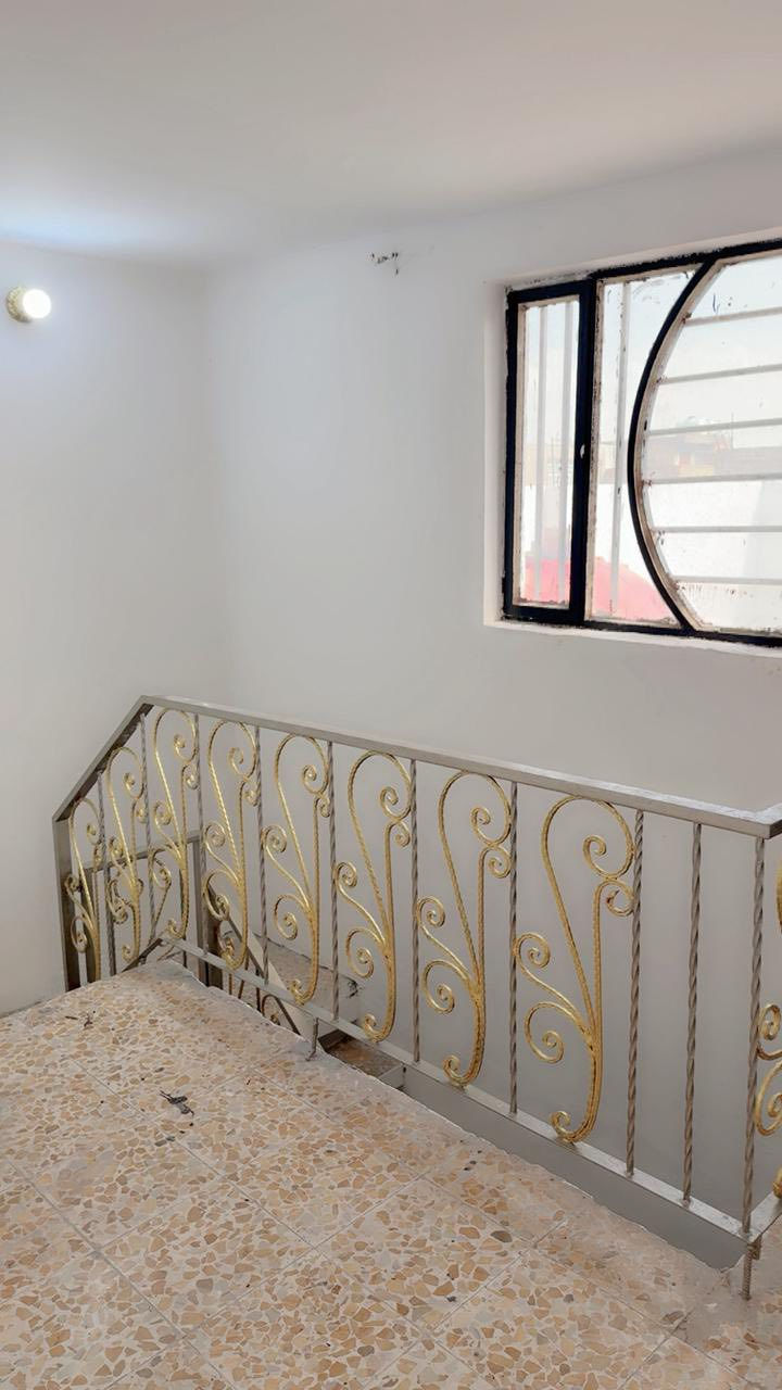 بيت 50 متر طابقين بناء جديد 2020 بلساهرون على شارع عشرين سعره 62 وبي مجال وهذه رقمي ‭0770 779 6669‬
