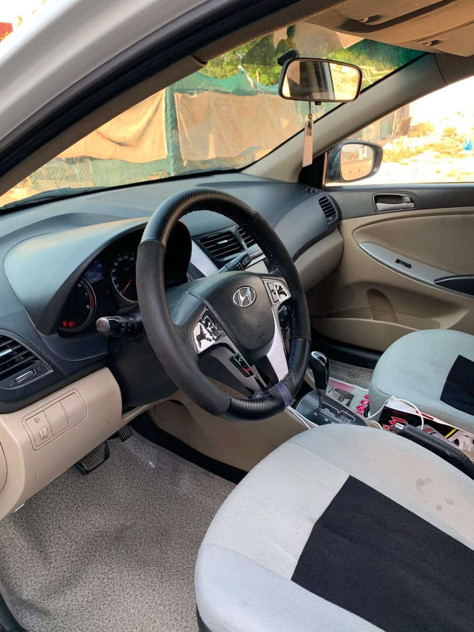اكسنت خليجي موديل ٢٠١٦ باسمي هزة جديدة سنوية ماساقطة حتى كتلوك الشركة بيها ماشية ١٧٩ حقيقي جاهزة من كلشي مينصرف عليها كلشي وعليها ادامة كاملة 
المواصفات معروفة فول عدا الفتحة 
بيه قطع صبغ اثر طخات بدون دواخل ابيع حزام بكاني بغداد الحسينية السعر. 85وبيه مجال اني مكلفين نشر         ***********
