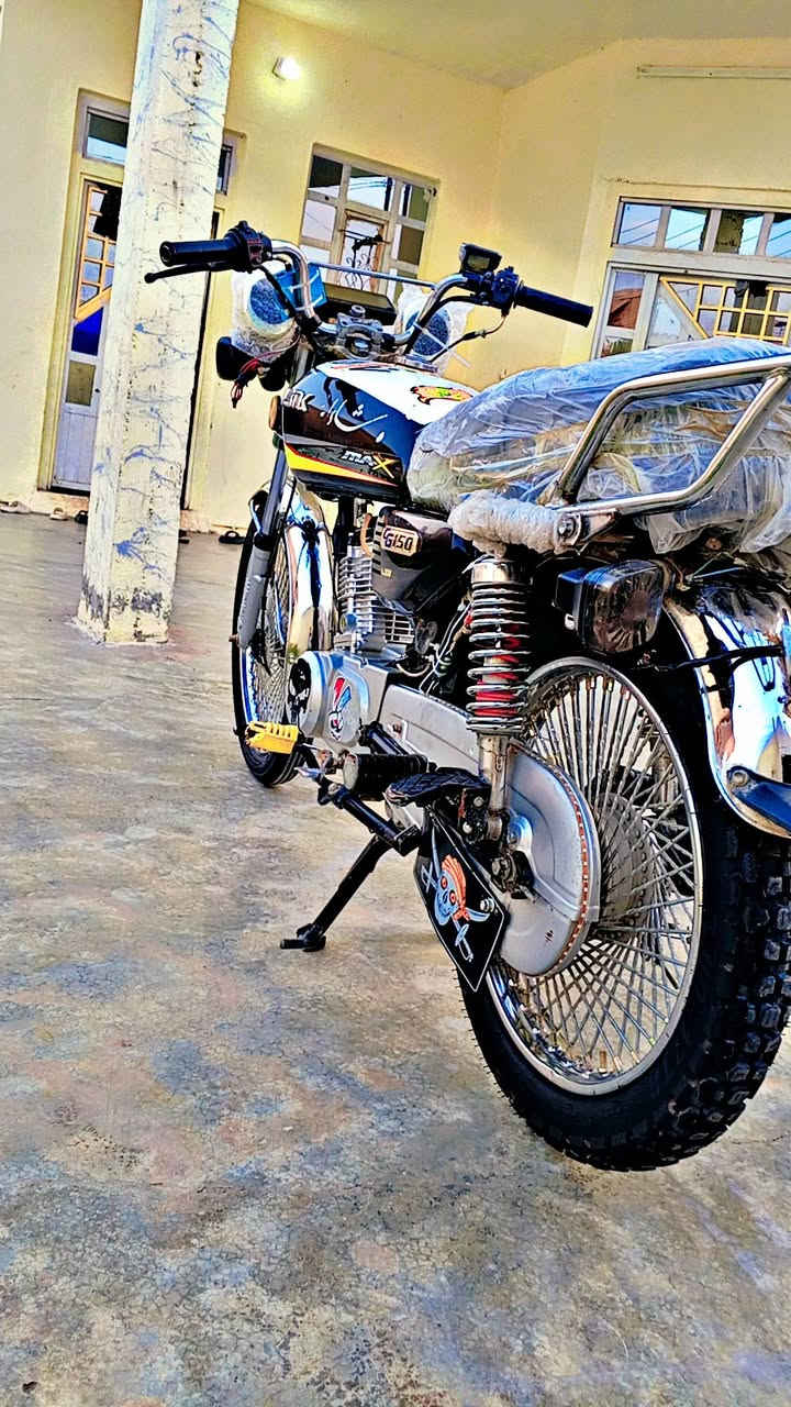 السلام عليكم  تايكر للبيع اربعه كير الدراجه بدايت دخان  ماعرف بيها كايمه او لا تجي تفحص وسهله مكانها بيجي حي التاميم موديل24--رقم راسلني وتساب بس***********
