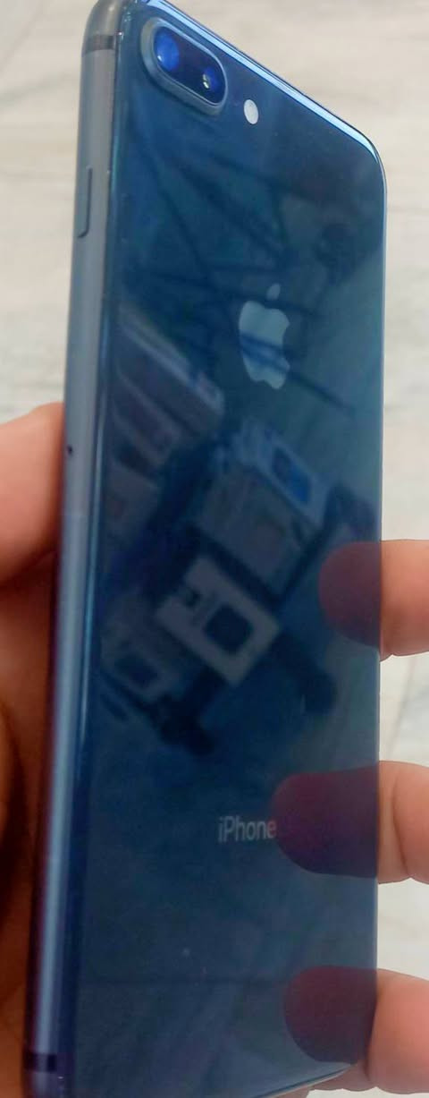 السلام وعليكم جهاز نضيف ابلادي
ايفون ٨ابلس شرط الفحص ذكراه ١٢٨ 
بطارية ٧٥ فوال نضيف
بس شراي يتصل سعره ١٣٠الف 
مكاني بغداد البياع هاتف ***********
