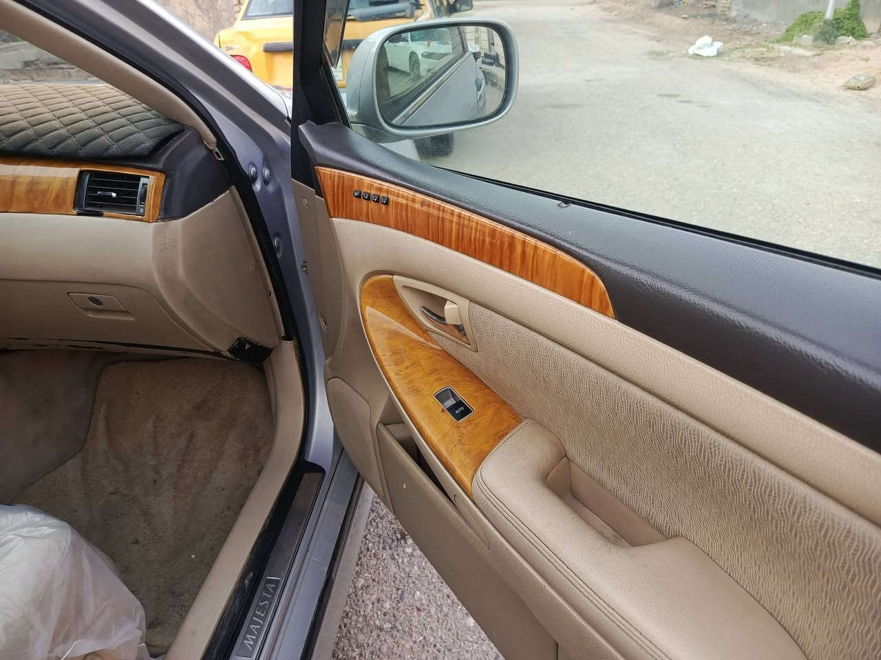 ماجسته دوات دوات موديل 2007 كصة جنطه فول موصفات عدا لفتحه 5 دكم برده خلفيه ثلاجه تبريد خلفي  3 قطع جوبلس شغال كشنات 4 كهربائي ستيرن كهربائي متومه رقم سنويه طبق شاصي
مكينه وكير كفاله حداديه تخم تاير  تبريد تدفئه سياره جاهزه مانقصه شي العنوان ميسان السعر 40 وبيه مجال لشراي ***********
