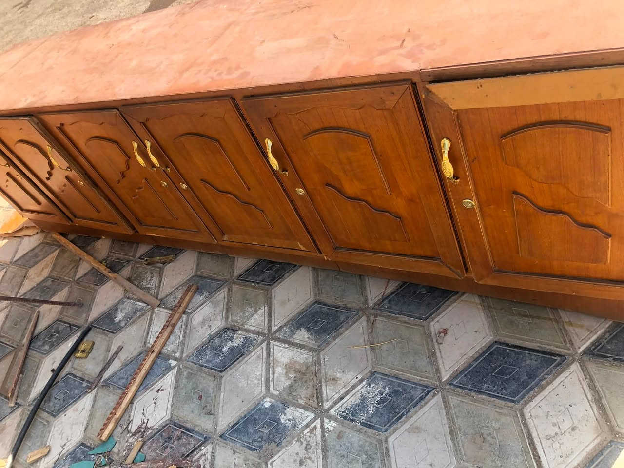 السلام عليكم بوفيات للبيع نجاره اوله الاستفسار اتصال عل رقم ***********
