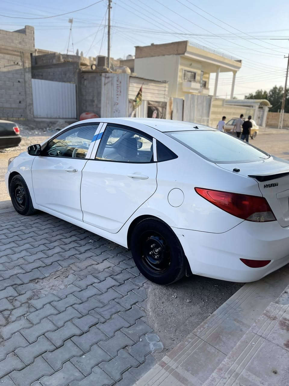 سلام عليكم 
اكسنت للبيع مديل 2013 خليجي 
رقم بصره السياره بسمي 
السياره كير محرك مكفولات حداديه خير من الله تخم تاير 
السياره جاهزه مجهزه ترايك وين ما تريد 

السياره بيها ملاحضات 2 
اولن بل باب الخلفي بيها خياس 
ثانين بيها دعمه بل جاملغ الخلفي جوا قبق البانزين وبعدني ما مسويها 

محرك 1.6 المرغوب بل سوك 

وباقي السياره خير من الله كبل للشارع سياره ربع ما تذب عليها 

السعر اتصل وتدلل *********** 

مكان السياره بصره التنومه ..
