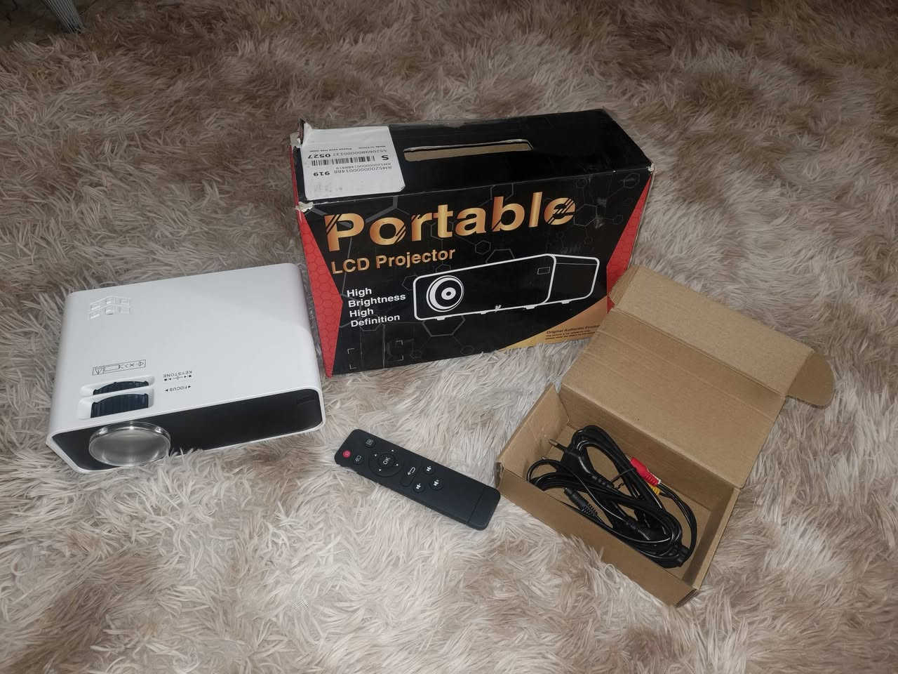 افضل داتا شو بحجم كبير مثل ما بلفيديو شرط الفحص كما موضح بلفيديو مع العلم صورت الفيديو مكان بي ضو اذ ضلمه احلى جديده ما مستخدمه فقط لتجربه مستخدم  مكاني الموصل جانب الايسر *********** سعره 90الف وبيها مجال بسيط
