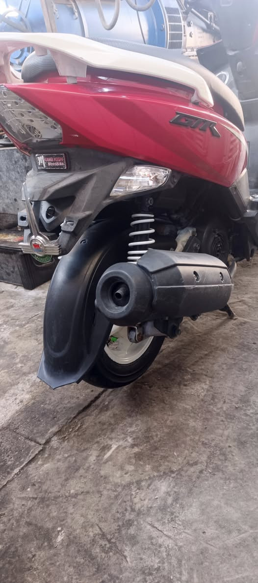 السلام عليكم دراجة جيتي آر للبيع مكفولة من كلشي كلاهة شغالة بيهة غراض تزويد دراجة مال رمبة سعر مليون 100 بيهة مجال دراجة مال جناي عنوان شعب الصلاح رقم ***********
