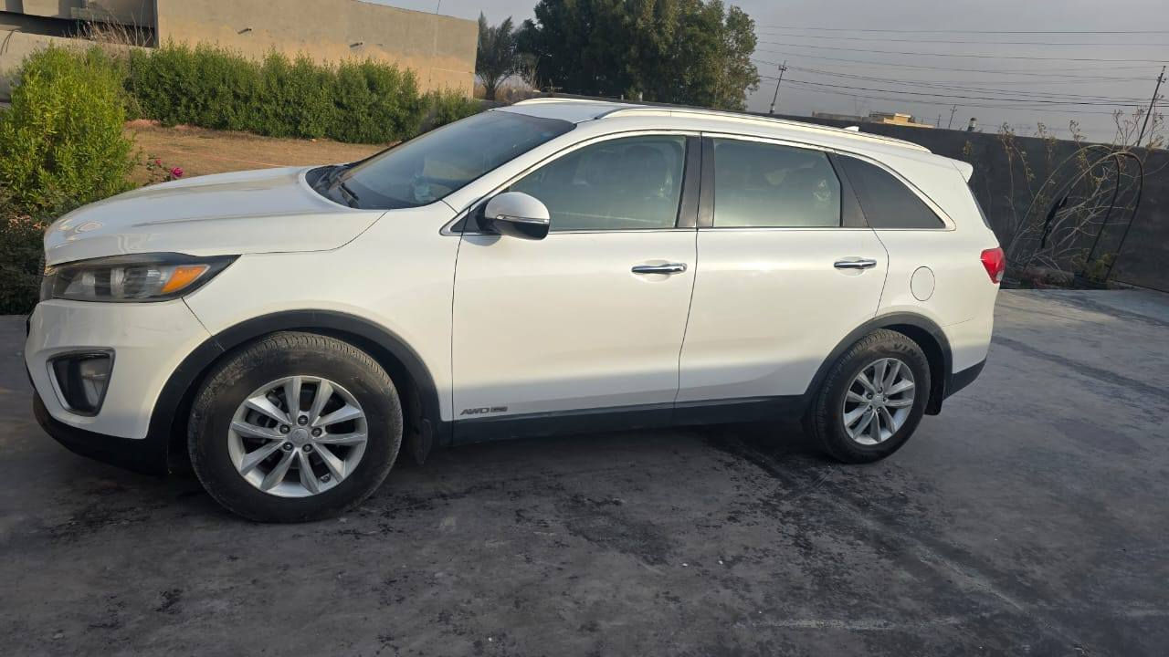 سورنتو ٢٠١٦ وارد أمريكي حادثها بنيد مبدل بدون دواخل  السيارة مكفولة محرك وكير وتبريد وصدر وتخم تاير سيارة جاهزة ومال جناي ٧ راكب رقم بغداد بأسمي محرك ٦سلندر
السعر ١٧٠ وبيها مجال بسيط مكاني بغداد قرب مدينة بسماية 
***********
