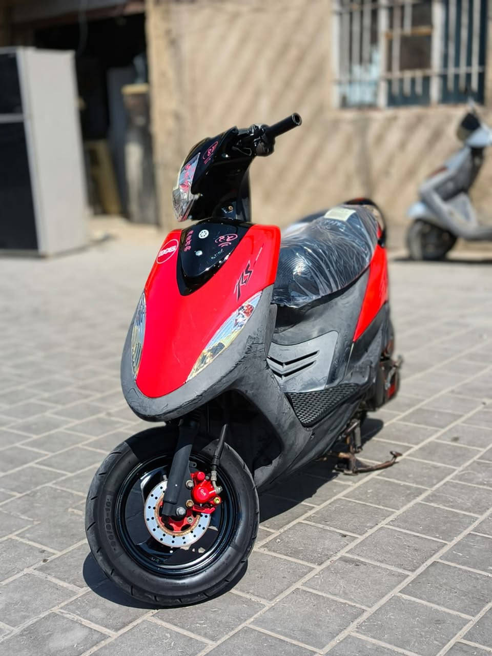 سلام عليكم.... مكلف بلنشر
دراجة ماكس عدله 🛵 للبيع
دراجة شلعه معدل كهربائيات كلهه شغاله 
دراجة جديده بلاديه 
أي نقص مابيهة
جيب فيتر وتعال افحص
العنوان بغداد مدينه الصدر  الاستفسار الاتصال على الرقم 📞 ***********
