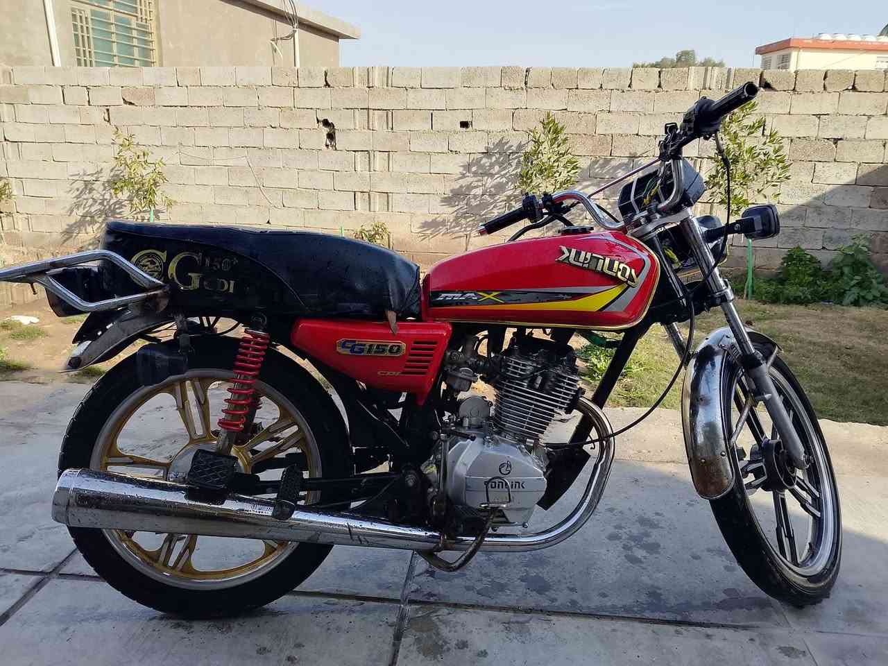 سلام عليكم دراجه ايرانيه 5كير لبيع دراجه خير من الله لاتبخير وله تنقيص مكاني بغداد مشتل السعر 400 وبيه مجال ***********
