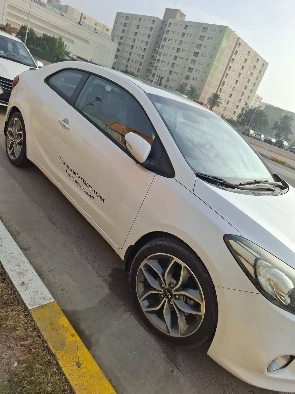 بسم الله سيراتوا (كوبية )تك باب
2016 خليجية كفالة عامة من الضربة والصبغ ~~
فول مواصفات من سلايت وبصمة وباقي مواصفات خاصه❤️
محرك 2000دوش 
ماشية 120 
لون صدفي مميز والسعر 114  مجال بسيط 
*********** العنوان الاعلام وبسمايا
