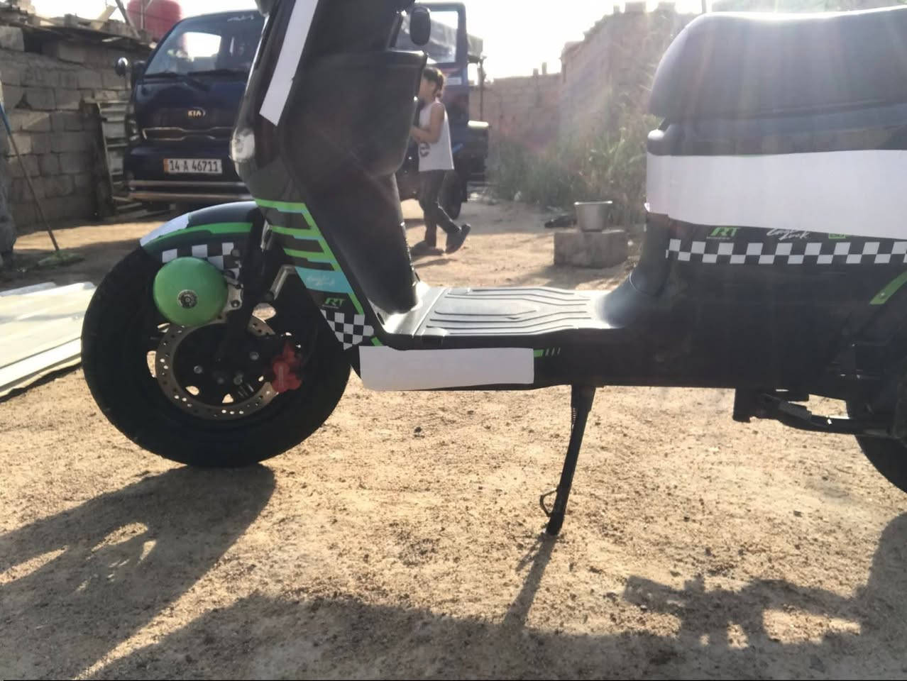 السلامً عليكم
دراجه للبيع اسمه RT موديل 2024 
دراجه جديده بحاله الوكاله 
اربع نمر سرعه ٩٩ والدراجه سريعه
بيه هورن عالي ستوني شديته 
وبيه  وبلوتوث  
وبيه نضام البارك P وقوف وبيه بك R رجوع اله الخلف 
وكلوباته واشايره كلهن شغلات
البطاريات موديل 2026 خمسه دبل 32 امبير بعدهن جدد 
الدراجه بيه بصمه وكارت وسويجات اثنين 
الدراجه عل فحص جديده  تجي وتفحص من كلشي مكفوله
سعره 500  وبيه مجال 
المكان بصره شط ألعرب تنومه 

الرقم ***********
