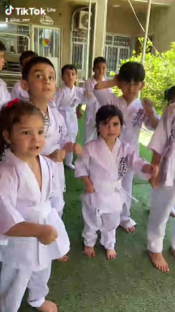 🥋 تدريبات التايكوندو في روضة لوسين 🥋
لأننا نؤمن بأن بناء شخصية الطفل يبدأ منذ الصغر، نوفر تدريبات التايكوندو بإشراف مختص، لتنمية: ✨ الثقة بالنفس. ✨ الانضباط والالتزام. ✨ اللياقة البدنية والتوازن. ✨ التركيز وسرعة الاستجابة. ✨ روح التعاون والاحترام.
نرحب بأطفالنا الأعزاء للاستمتاع بتجربة تعليمية ورياضية ممتعة وآمنة، تجمع بين الفائدة والمرح.
📍 روضة لوسين الأهلية
📞 للاستفسار والتسجيل: ***********
