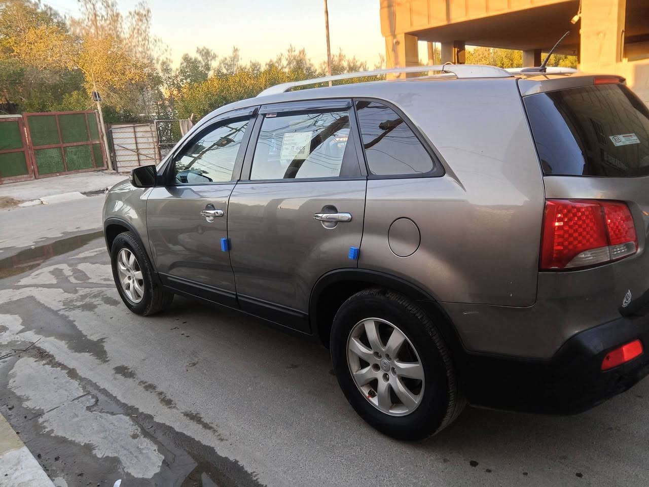 السلام عليكم سورنتو موديل 2012وارد امريكي سونار منشورة  السياره جديده وجاهزه مكينه وكير وحداديه تبريد ثلج صدر تايرات جديد مكفولات مكينة 4دوس ماشيه 112الف العنوان بغداد الامين الرقم *********** السعر110وبي مجال شي بسيط
