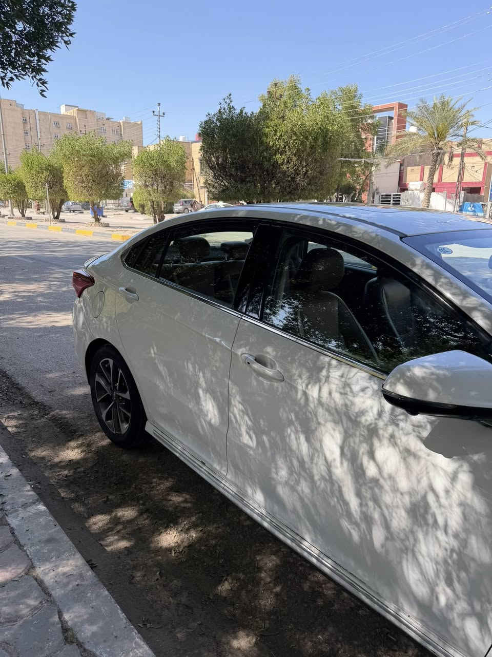 سلام عليكم ورحمة الله وبركاته 
للبيع 
شيري اريزو 6 
موديل 2020
رقم كربلاء باسمي محجوزه تسديد مصرف استقطاع ماستر شهر 10 ينشال حجزه 
ماشيه 79 الف 
بيه صبغ جاملغ ايمن امامي + جاملغ ايسر امامي + بنيد
شرط بدون دواخل دواخل سليمة  
وبيه طخه بسيطه بقبق جنطه معدل على البارد كما موضح بل صور 
داخل جلد جوزي 
قطعتين تبريد تدفئة شغال 
زوج تاير جديد 
باتري جديد 
جام 4 اوتو 
شاشه 12 بوصه 
تبريد تاج 
وضعيتين للقياده eco + sport 
كير 9 نمر محرك 1500 تيربو 
سايد بريك كهربائي 
اوتو ستوب 
بصمة + تشغيل عن بعد + جنطة كهرباء 
كامرات 360 درجه 
سياره داخله بل ضمان مال شركة شيري 
مري شفط + اشاير بل مري + فتحه سقف 
لد داخل سياره ليلي 
لايتات زنون بلادي 
سياره كامله ما بيه اي نقص 
عنوان كربلاء المقدسة 
***********
