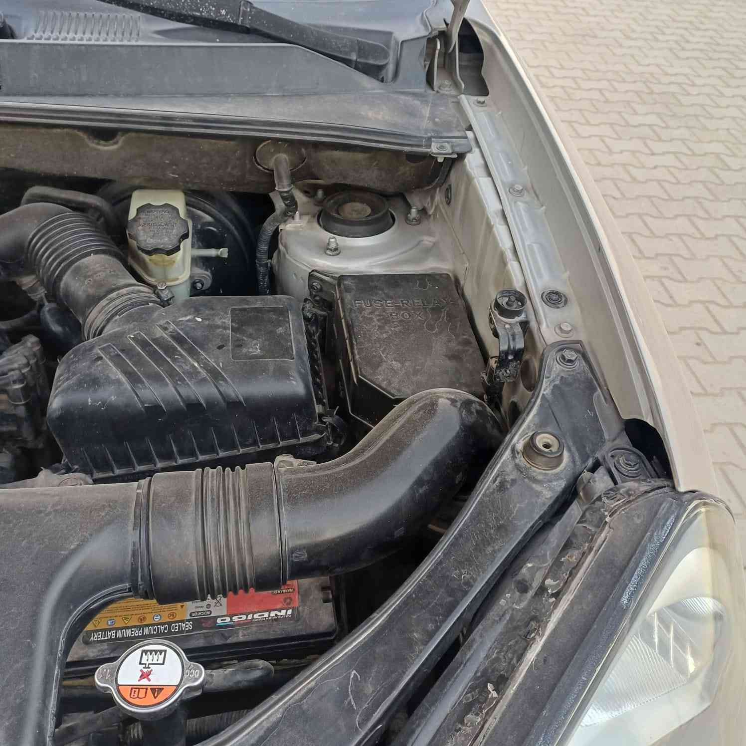 السلام عليكم توكسان موديل ٢٠٠٩ محرك ٢٠٠٠ دوش مكفوله كفاله عامه بيها شبر بشم البنيد فقط 
محرك وكير جديد تخم تاير جديد تبريد تتدفئه شغال ماشيه ١٩٠ الف كم سياره جديده مال بيت على وضع الشركه برغي مافتوح بيها 
مكاني بابل 
السعر ١٢٠ 
***********
