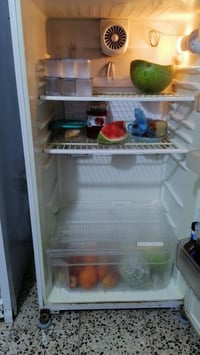 ثلاجة للبيع نوع بيكو 22  قدم الكشر نضيف جدا  محور مراية الفريز شغال مث...