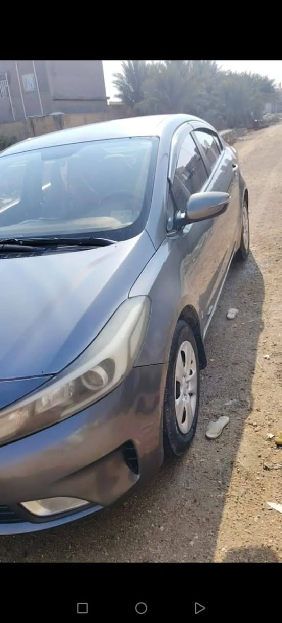 السلام عليكم
سياره سيراتوا 2017 مكفوله فقط ضربه بالباب جهة العبري  الاستفسار الاتصال على الرقم 
***********
