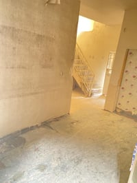 بيت للبيع مساحته 87يعني اكبر من نص عنوانه الشعله مجمع سعيد الطابق الار...