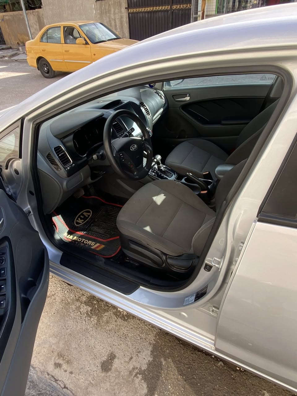 كية سيراتو خليجي ٢٠١٧ رقم بغداد جديد بسمي تحويل ثاني يوم مري شفط كامرة حساس خلفي لد مامي نهاري ماشية ١٣٠ صدر مامي خلفي جديد تايرات تخم جديد سيارة جاهزة مكاني بغداد الغزالية سعر 120 وبيها مجال بسيط ستفسار ***********
