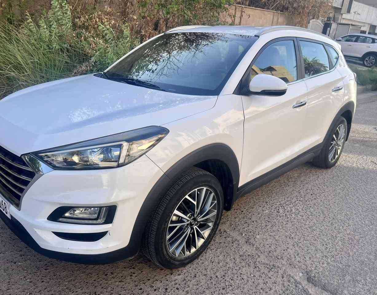 السلام عليكم توسان ٢٠١٩ خليجي ماشيه ٤١
السياره بغداد باسمي رايدها ١٨٥٠٠
مري شفط كراسي ٢ كهرباء حساس امامي خلفي كاميرا خلفيه كروس سرعه تحكمات ستيرن السياره مكفوله بيها شخوط تروح بالبولش مكاني بغداد شارع فلسطين 
***********
