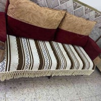 كنبة • مستعمل • نضيف
