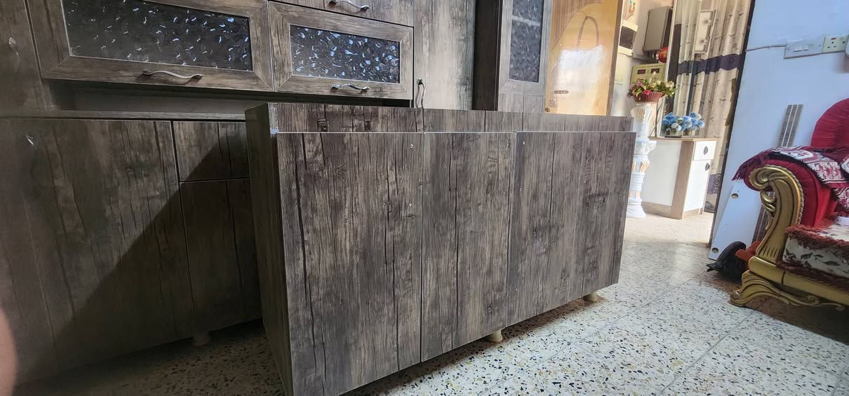 للبيع كاونتر خشب mdf نظيف كلش مستخدم اقل الشهر ...مكان بعقوبة بهرز ***********
