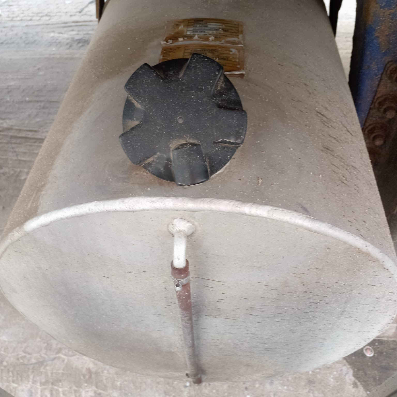 السلام عليكم تانكي براد كاز مدور طول ٢٣٠فافون مكلف بنشر ٠٧٨١ ٤٨٧ ٠٦٢١
