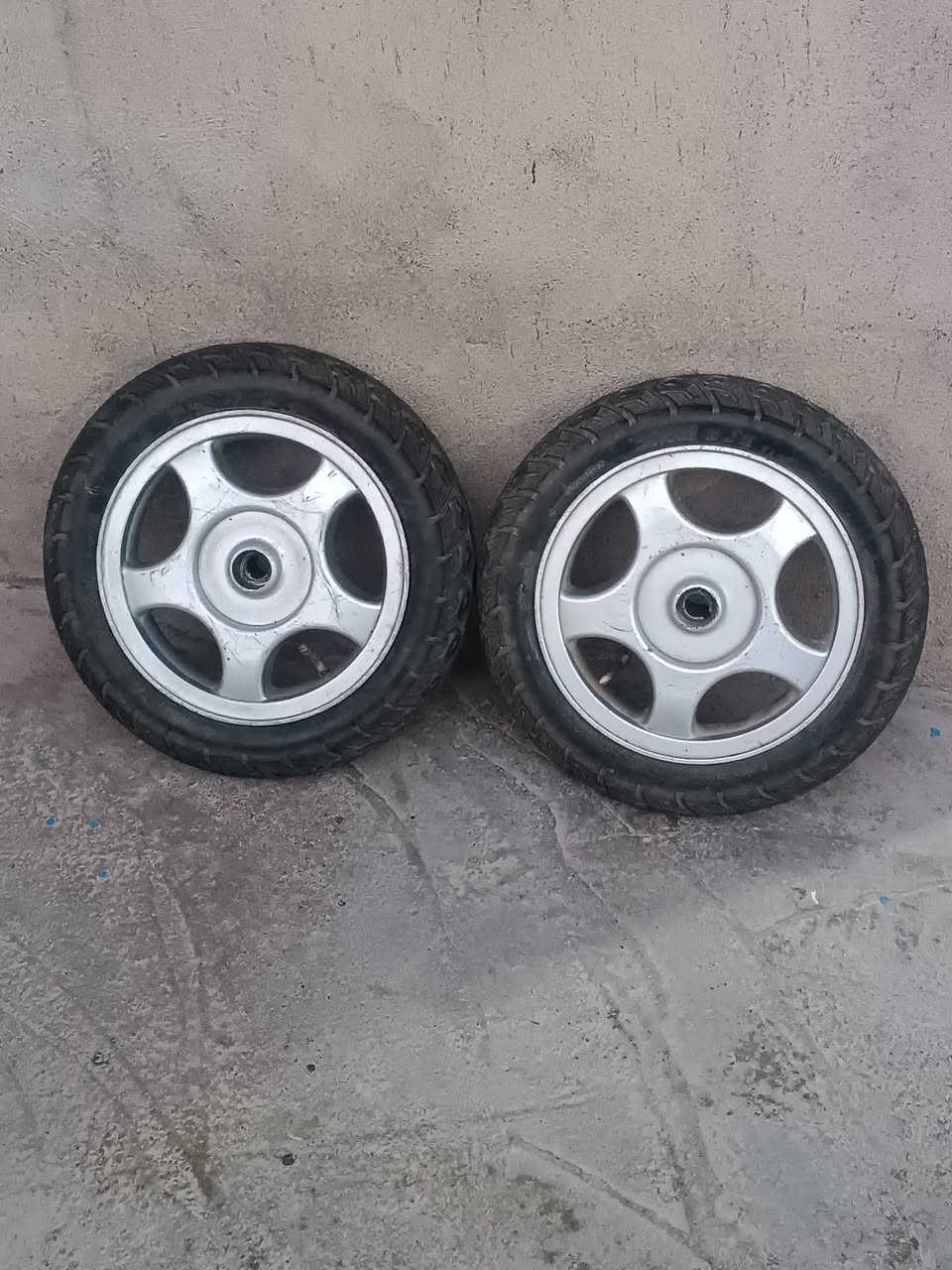 زوج تايرات كرسي تركي البيع موجود توصيل جميع المحافظات الاتصال ***********
