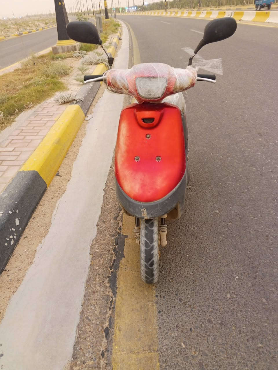 السلام عليكم دراجه للبيع حلوه مكينه شلعه معدل كهربائيه شغاله سعرها 200 وبيها مجال شراي***********

