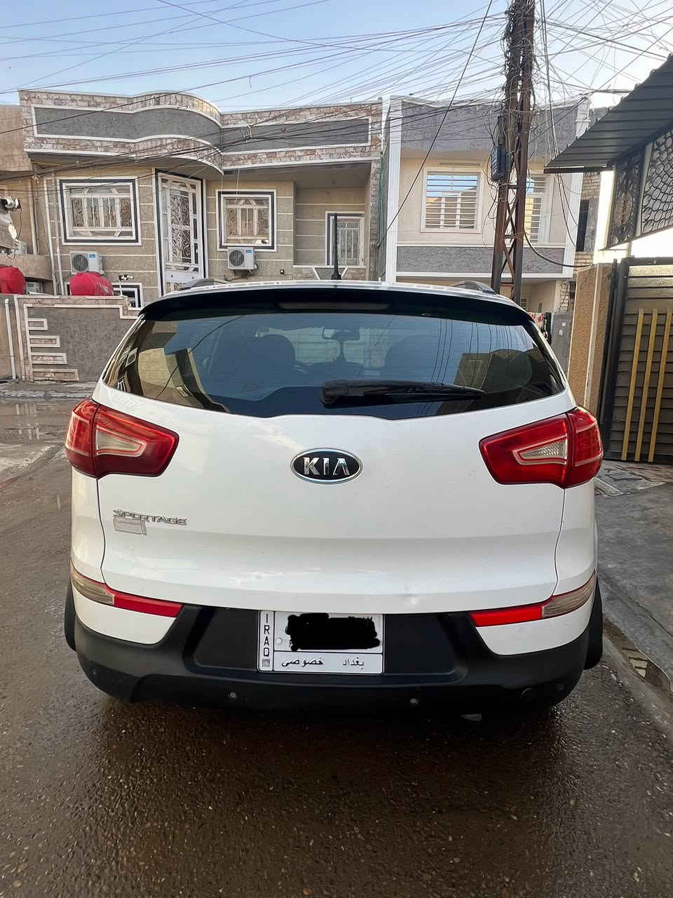 السلام عليكم
سبورتج خليجي  موديل 2011   المواصفات  ؛
بصمه 
بانوراما 
رقم بغداد 
تحكمات ستيرن
تدفئة وتبريد 
السياره مكفولة كفالة عامة 
السونار موجود بالمنشور 
الرقم الماني 
الموقع/ بغداد /الشعب
السيارة بأسمي ثاني يوم تحويل 
السعر  145 $. بي مجال 
للاستفسار ***********
