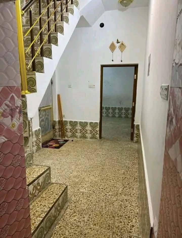 🪬 
يسر ادارة مكتب العبدلي 2 الواقع في حي الزهراء ان تعلن عن

🏠 بيت للإيجار – النجف الأشرف / حي السلام
بيت مساحة 50م، موقع ممتاز خلف مدرسة بانقيا
طابق واحد، جاهز للسكن فوراً ✨
🔹 يتكون من:
غرفة
صالة
منور
مطبخ
حمّام + تواليت
🔹 الخدمات:
تأسيس كهرباء وماء كامل
خط مولد متوفر ⚡
بيت نظيف ومرتب
السعر 225 مقدمة كل ٣ اشهر 

***********  ابو غيث

اذا كان لديكم دور ..
بيع .. رهن  .. ايجار  فقط مراسلتي لعرضها وسوف نحقق لك ما تود

لمعرفه عروضنا ..
متابعه صفحه المكتب على الرابط 
https://www.facebook.com/share/16E5gRnWXJ/
