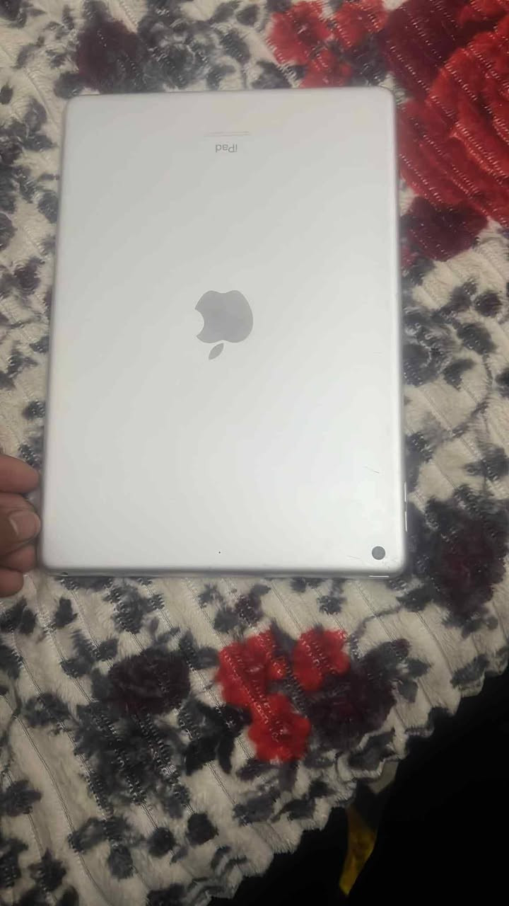 ايباد للبيع الاتصال ع هذا الرقم ***********
