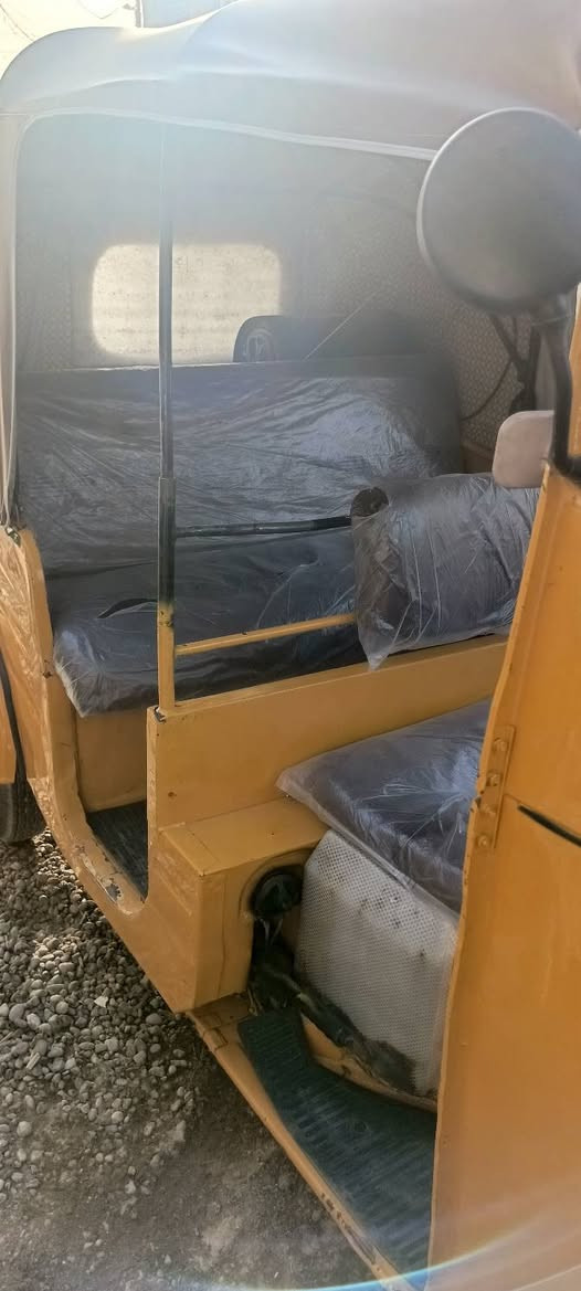 سلام عليكم تكتك للبيع موديل 17مكينه 20 لتكتك تعمير جديد وخير من الله مكينه مجفته جديد لمكان بغداد لبياع شرطه لخامسه ول شراي يخابر ***********
