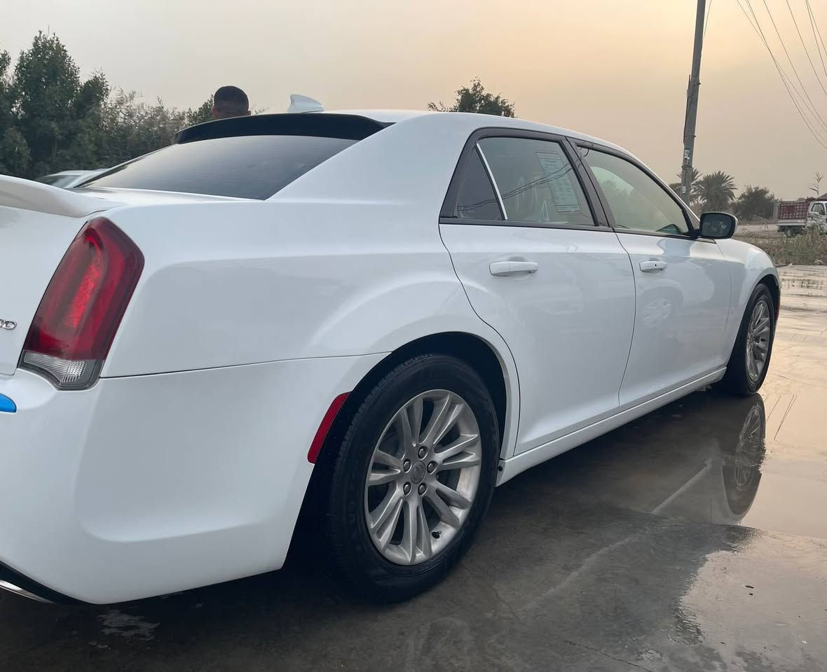 اوباما 2018 بدون حادث فقط دعاميه الاماميه مبدله
رقم بغداد الجديد  الإنكليزي

بسمي تحويل ثاني يوم

بيه بارد 4 أصابع جوه قبق بانزين

وشخط بل باب خلفي مال عبري مبين بصوره

والباقي كفاله بدون ايرباك 

بجم عريض

ويل 18 مكسيكي 

داخل جلد أسود

تو ويل

ماشيه 93

السياره استخدام شخصي

 مامشتغله خط السياره جاهزه

من كلشي ماتخسر عليه أي شي
السعر 245 وبيه مجال

*********** @
