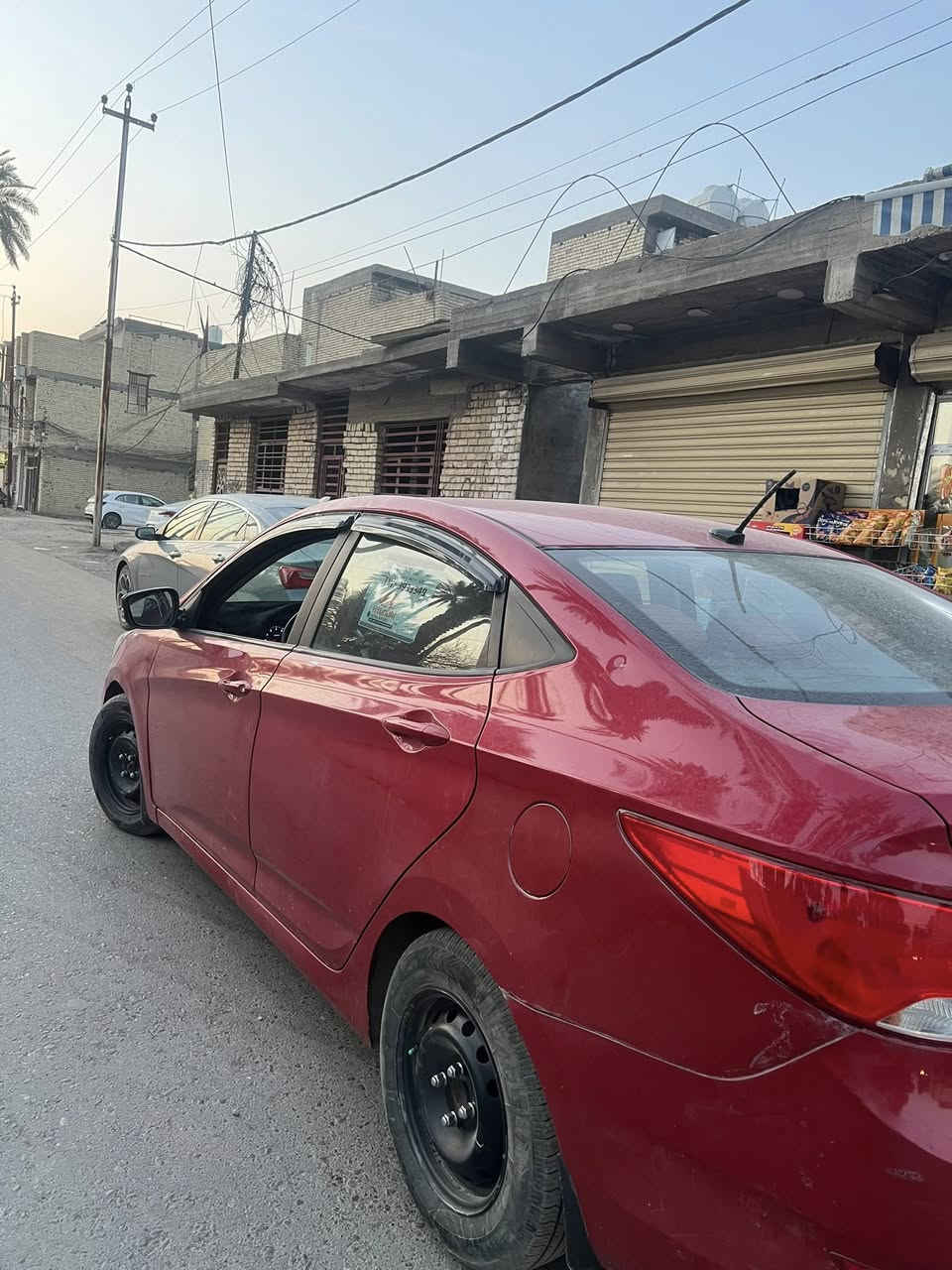 سلام عليكم اكسنت 2016وارد امريكي ماشيه 106حادثها جاملغين وباب السايق وشويه صبغ باجملغ الخلفي سياره جاهزه مكينه وكير وحداديه تخم تاير جديد داخله نضيم مابي نقص سياره جاهزه سعرها 93وبيها مجال مكاني بغداد كاضميه ***********
