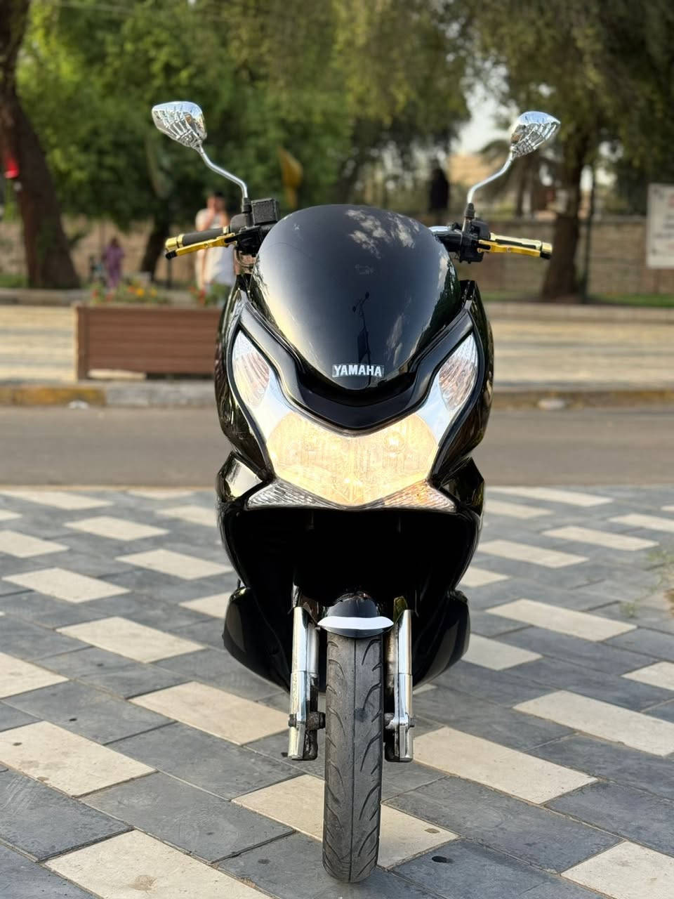 السلام عليكم للبيع دراجه pcxجيل الاول  دراجة  ماخذها رمبه الدراجه وأعلى ايدي ياباني الاصلي دراجه جديده مال جناي وعلئ ايدي لون اسود ماشيه (22) 
ياباني الاصلي دراجه كامله أستان كهربائي حساس ازدحام سويجات دراجه جديده الدراجه  احلا من الصور مال جناي المكان بغداد دراجة مكفوله اي نقص مابيه السعر 1450
وبيها مجال بسيط  
اي استفسار ***********
