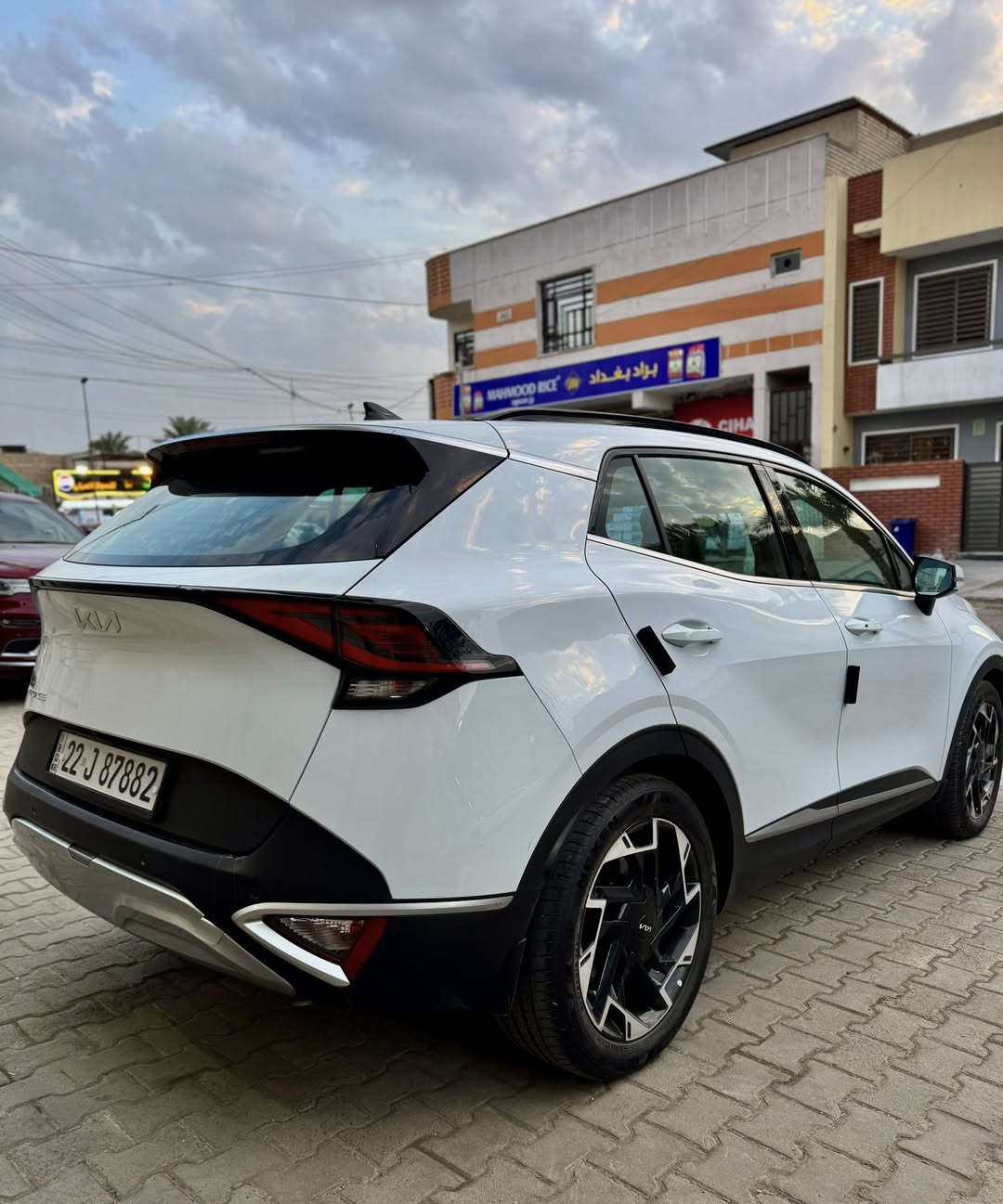 ✅كيا سبورتج خليجي 2024 فول مواصفات
✅مكفول كفاله عامة 
✅رقم أربيل تحويل مباشر 
✅مكان سيارة بغداد صليخ 
✅عداد 25 الف 
• تشغيل بصمة  + انارة ترحيب 
• شاشة كبيرة + عدادات ديجتال
•     اجزاء  الدشبول اسود لامع ✨
• كاميرا + حساسات
•  مثبت سرعة ذكي
•     نقطة عمياء
• مقاعد جلد كهرباء (تدفئة وتبريد)
• فتحة سقف بانوراما
• صندوك كهرباء
• شاحن لاسلكي
• تكييف دبل أوتوماتيك
•     لايت زنون +بكلايت لد 
• وضعيات قيادة متعددة
•     هند بريك بصمة +أوتو هولد 
•     سعر السيارة 237$ وبيها مجال قليل 
***********
