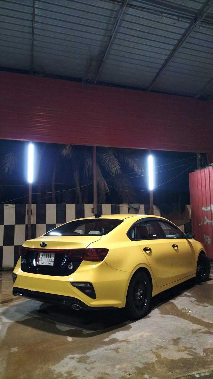 السلام عليكم
فورتي ٢١ حادث وسونار بالمنشور 
سيارة جاهزه دوشمه عام جديده تخم تاير وويل جدد كير at السيارة صبغه اولى .

***********
