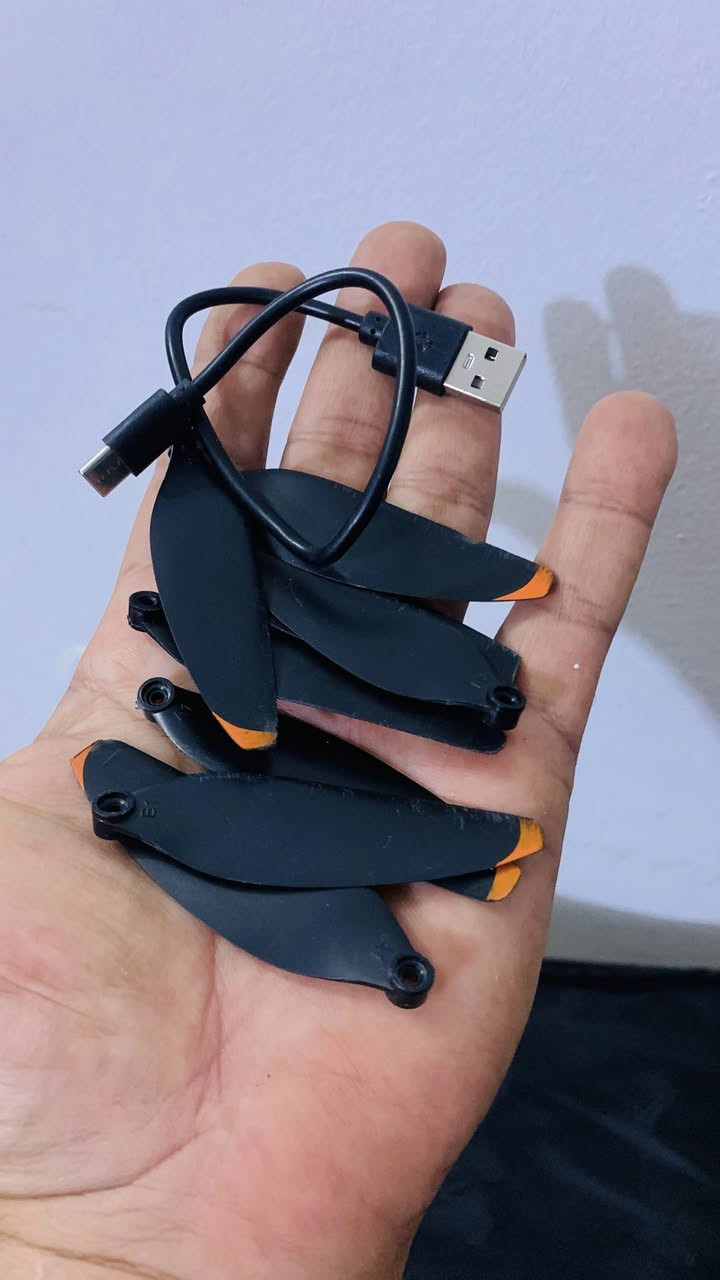 درون 1600نضافة 90 ممصلح ولا مفتوح جاهزه طير وصور سعر 170 البيع وجه لوجه
دقة التصوير 4k
مكان لدرون بصره لايوجد توصيل


**إذا كنت صاحب هذا الإعلان وتريد حذفه لأي سبب، رجاءا أرسل رسالة إلى الدعم الفني**