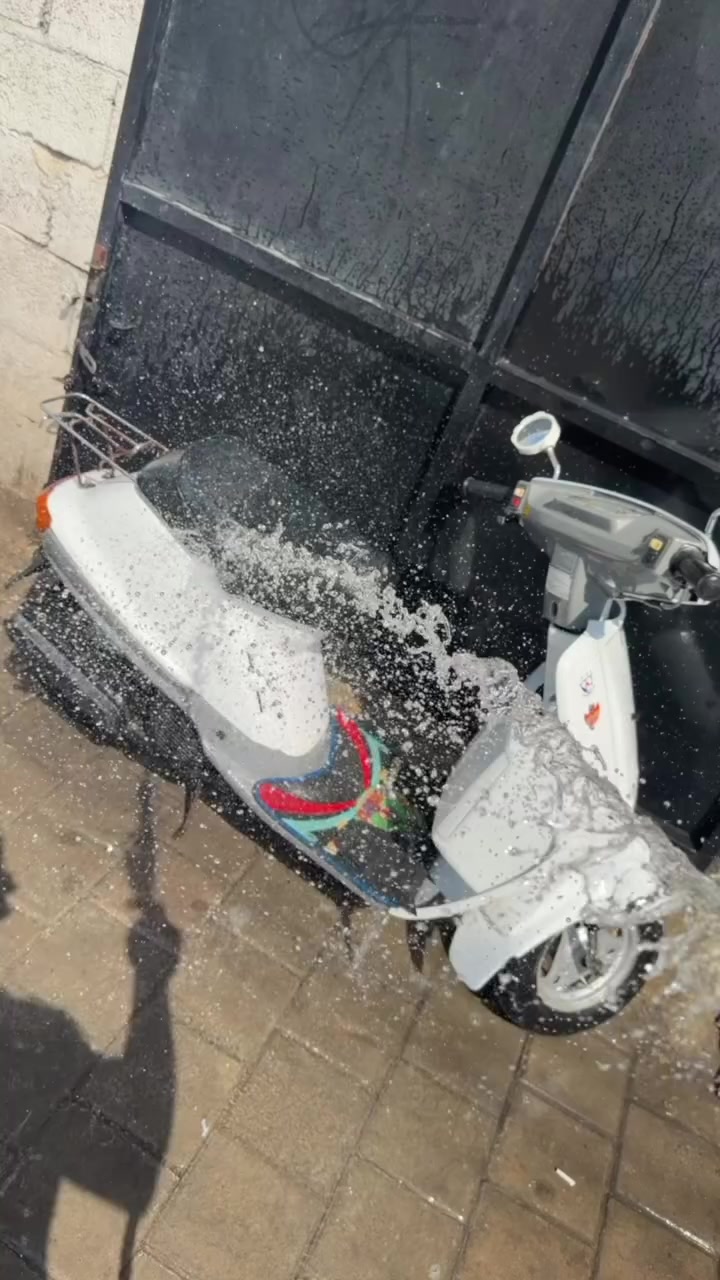 منت للبيع ماشيه 11الف جديده الدراجه عنواني بغداد الاتصال فقط ***********
