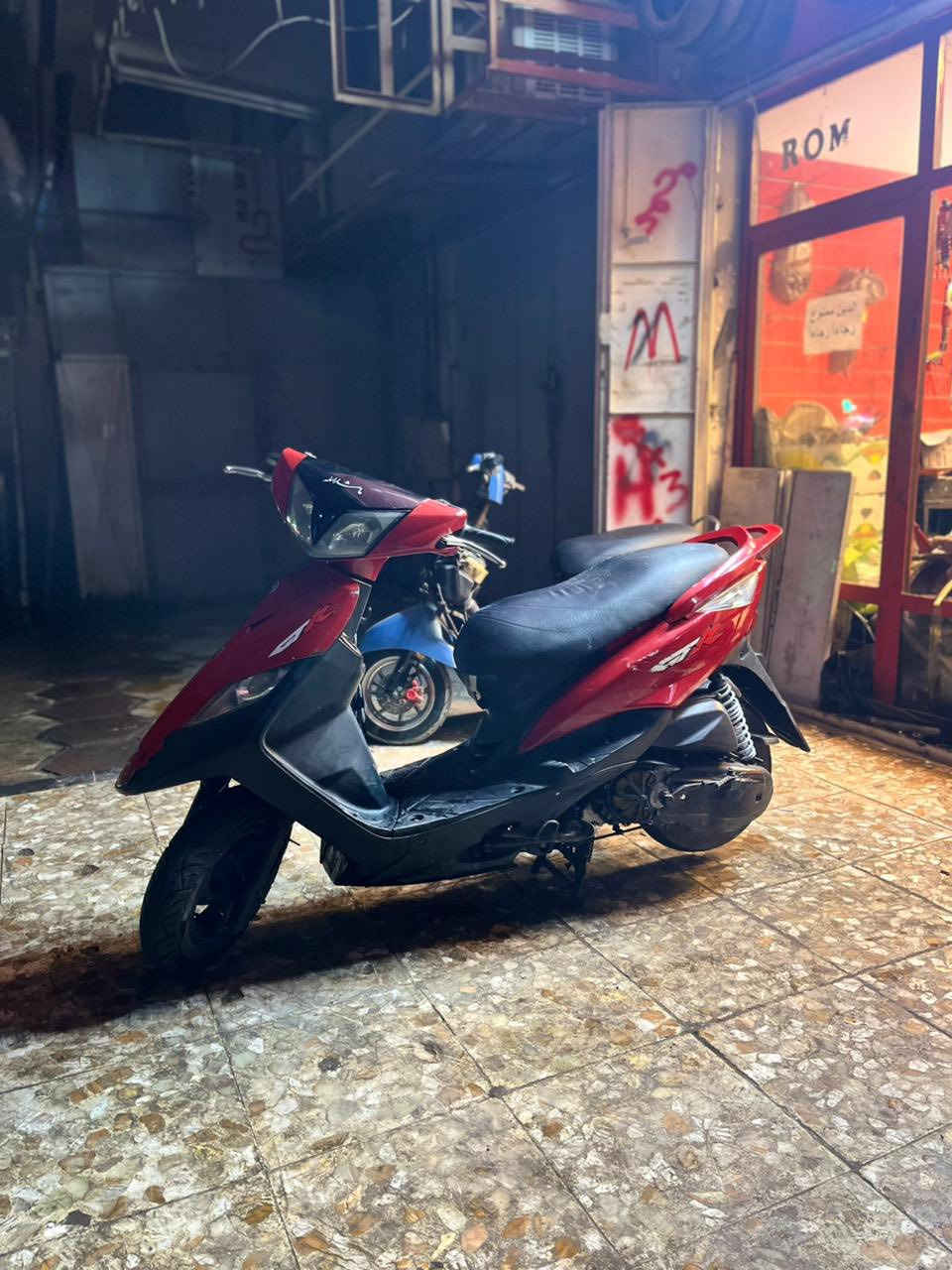 سلام عليكم شباب 
دراجه ثعلب للبيع ما مفتوحه مكينه بلاديه كفرات بلادي كلشي بيها بلادي بس لكلج الامامي رياضي الدراجه حلوة شلعتها تشلع الكاع سعرها ٥٥٠ وبيها مجال مكاني حي القاهرة ***********
