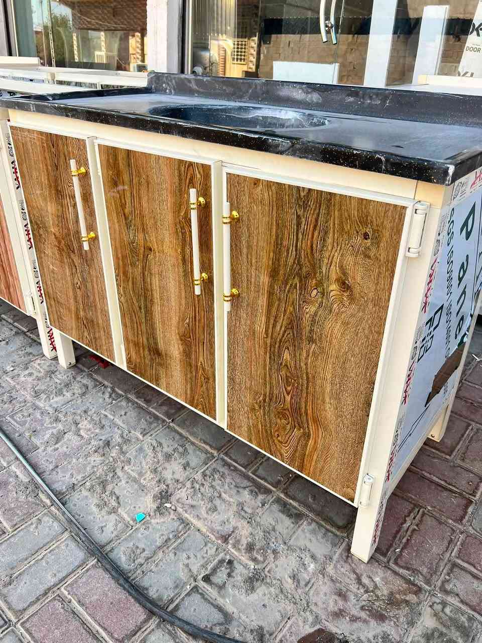 سنك متر وربع . شغل معمل محمد الكردي  
سنك ثقيل وزن 40 كيلو  
سعر 100 سعر نهائي  
عنوان تأميم 8 شباط. داخل فرع معمل راشي رشيد ثالث محل على أيدك اليسره .  ***********

