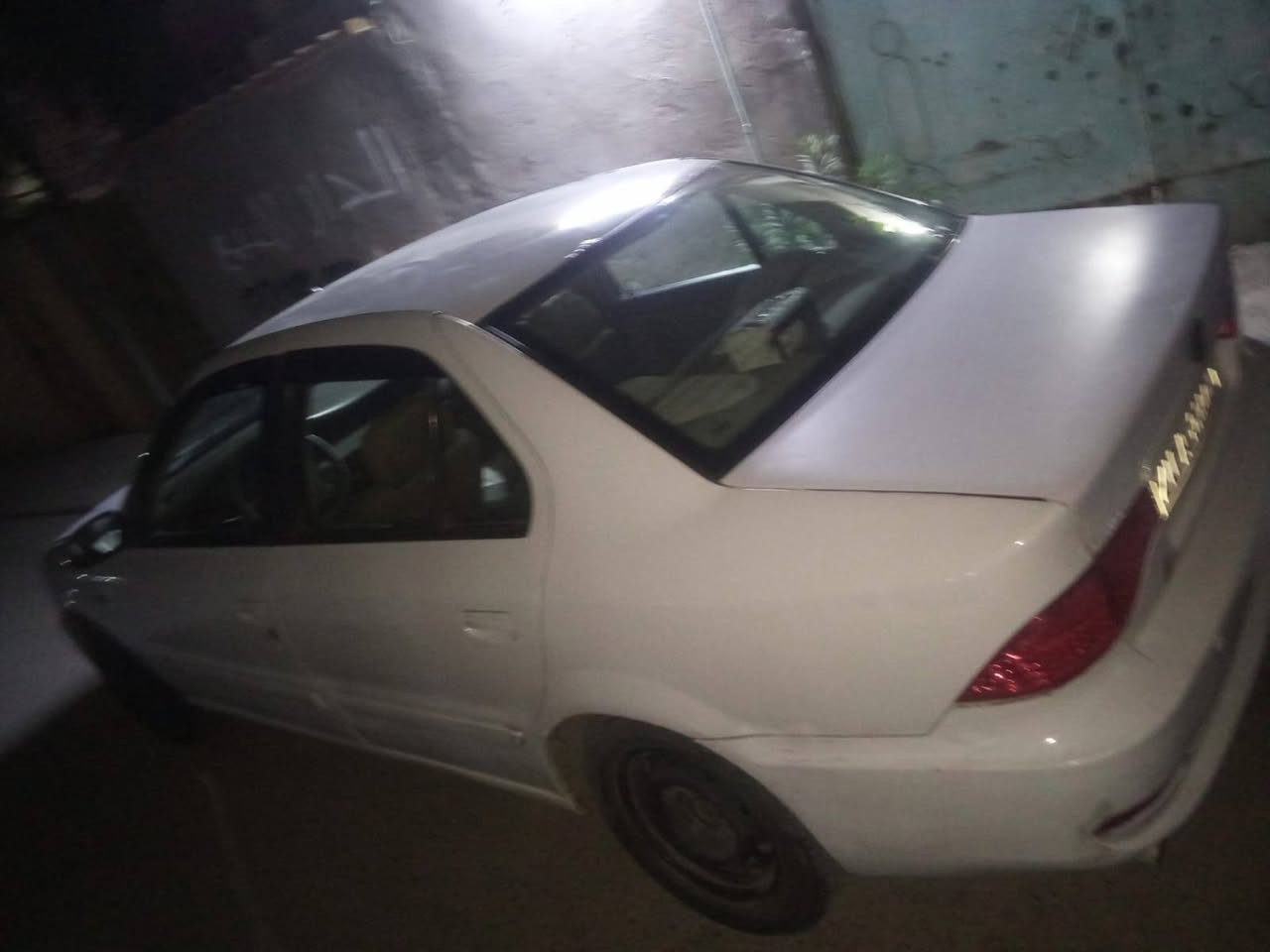 السلام عليكم سمندسورن موديل 2014لون ابيض رقم انكليزي الكشر مكفول من الظربه والصبغ محرك بي تبخير تبريد شغال مكانهه بغداد الشعب حي البساتين السعر 33ورقه بيهه مجال للشراي للاستفسار ***********
