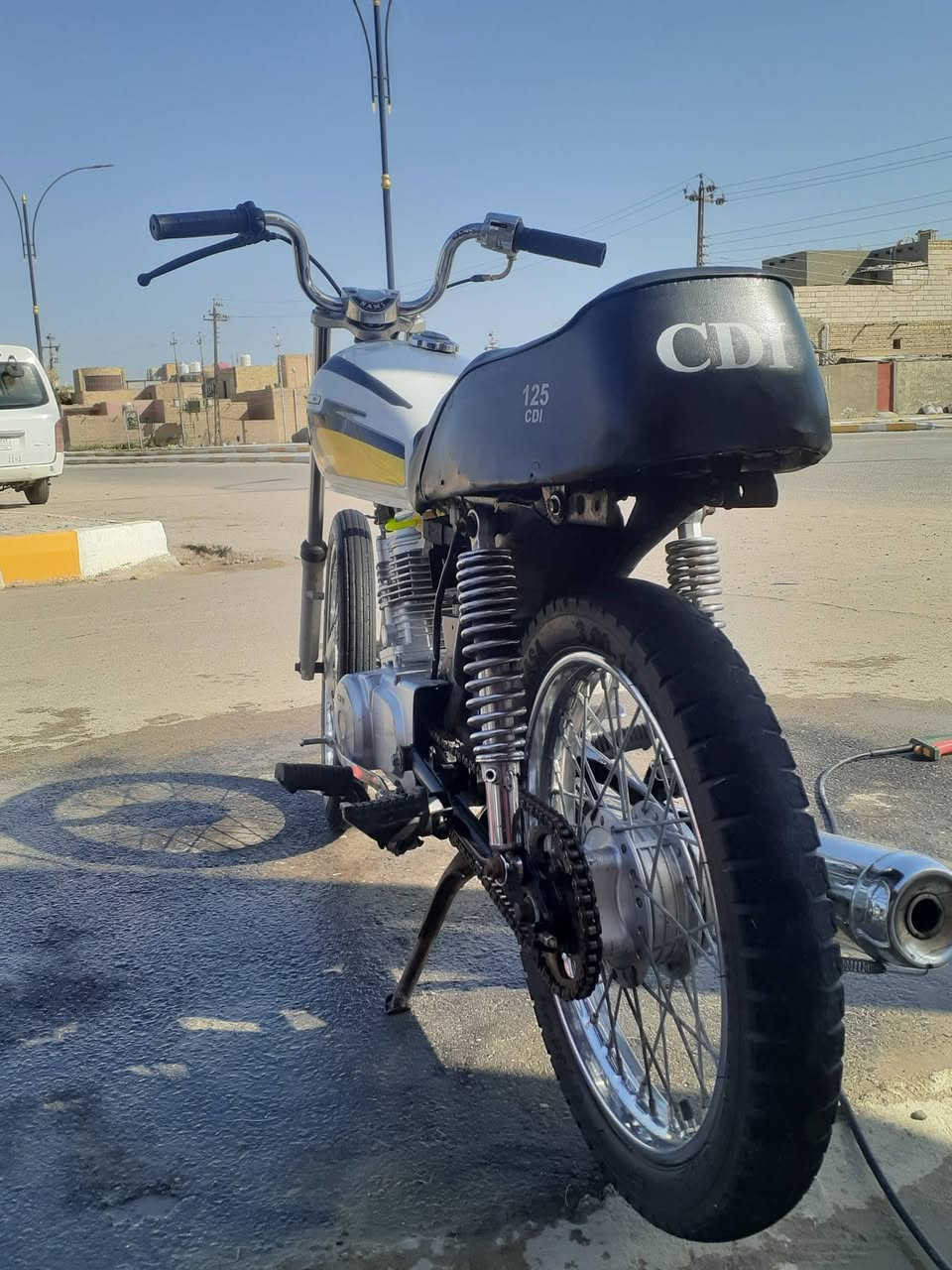 سلام عليكم
دراجه للبيع نامه شلامجه  محرك 25  
مكاني سوك الشيوخ الفضليه***********
