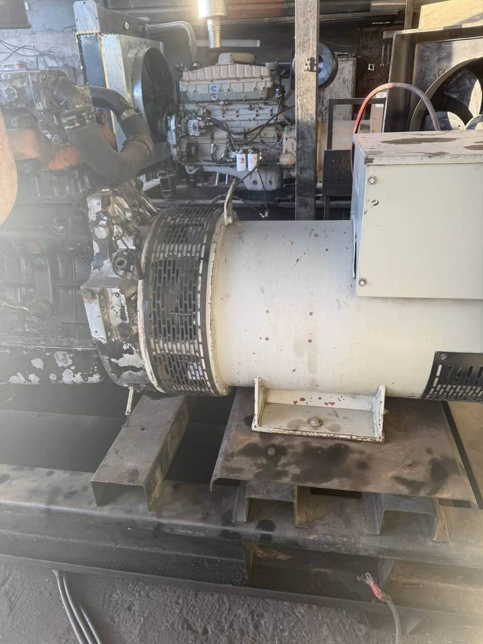 سلام عليكم افيكو 37 سوير وصط كهربائيه اصل توليدانجه 325 اصلي مولد عل حمل تحمل يمي 900 مكينه مجفته جديد ستندر مكانه بغداد سيديه ***********
