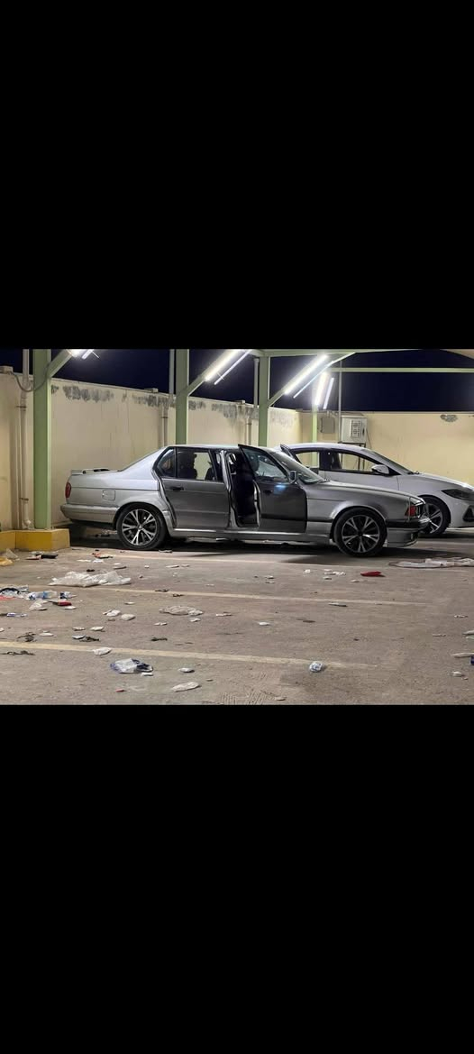 سلام عليكم بي ام حجم 735 محوره فيفيتي مكينه وكير حلوات شلعه ومعدل فول سياره حلوه كهربايات شغاله حداد 70 بلميه رقم دولي وبسم صديقي سياره جاهزه ترايك وين ما تريد  ومكانه بصره زبير مراوس بمحور كرسته مارك نفخ او بيع ب38  *********** البصرة, العراق
